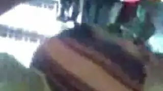 لقطة مقربة خام للبظر والشفتين غير المختونتين