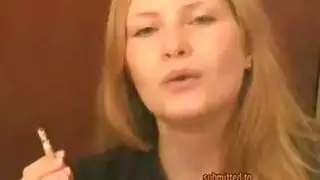١ عاهرة الكاريوكي تغني بينما تُضاجع بقوة