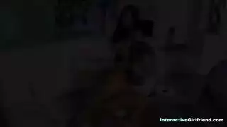 فاتنة مثير وشباب مثير لديهم طقوس العربدة في كل مرة يلهون مع بعضهم البعض
