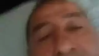 حلوى وعابد باستخدام الكرات في حفل مشترك