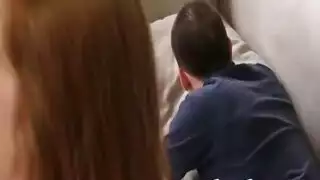 فتاة وقحة تُضاجع بقوة من قبل زوج الحي
