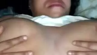 امرأة ممتلئة بثدي ضخم تُضرب بقوة في كل الثقوب