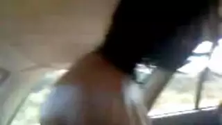 ملكة الاستمتاع الفموي تتعرض للعق الشديد