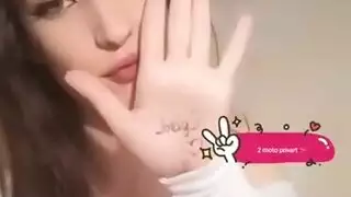 فتاة روسية صغيرة تُجرد من ملابسها وتُغطى بالسائل المنوي