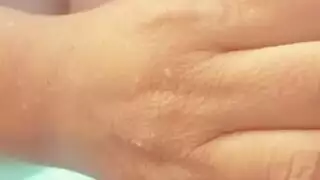جنس زوجي صريح: ليندسي على ركبتيها تمص