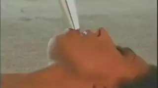 شقراء عارية تستعد لممارسة جنس صعب ووصول للنشوة