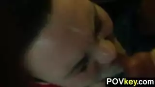 زوجة عاهرة تريد حمام لعق مضحك ورطب