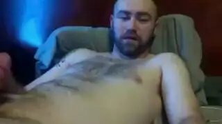 أوار ثقب مزدوج للشاب المشعر بالألعاب ومشاركة الأخ