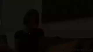 شاب مفلس يضرب فرج هاوية في غرفة نومها الخاصة