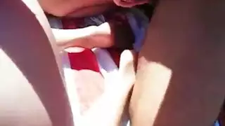 شاطئ فاتنة تمتلئ بقضيب غريب صلب