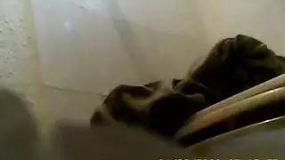 يصيبها اغماء من طول العضو