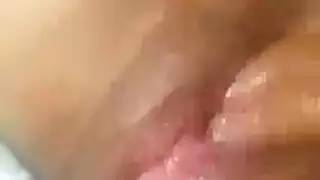 ينيكعا فالمطبخ ويكمل في الغرفة