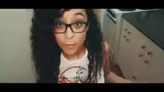 عربيه هيجانه تفتح لك طيزها