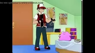 المنحرف المرح يحشو فرجها العصير في فيديو إباحي عنيف