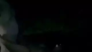 الزوج يقدم إيلاج عميق لزوجته