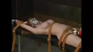 حزم على مثليه قناع فتاة في البيت المجاور