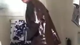 قتال وقحة نائب الرئيس الشرب