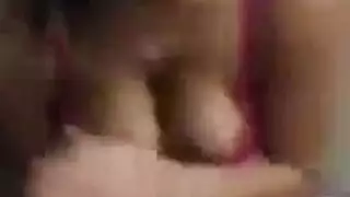 مص نادية الصريح للقضيب والبلع مع عشيق السائل المنوي