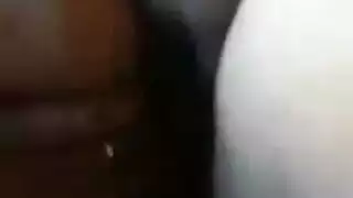 مصففة الشعر الفاجرة تتوسل لممارسة جنس عنيف بينما الزوج المسكين يسافر