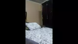 شرموطة نار بتقوله بالراحة على كسي