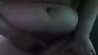 ترفع نقابها من أجل قذف عميد ونشوة شديدة