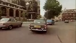 استعادة أفلام الماضي: جنس مكثف على المكتب مع المدير
