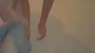 فيلم عربي إباحي: فتاة عاهرة تركض على قضيب حبيبها