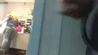 من مشاهدة إباحية عادية إلى مفاجأة خلفية شديدة