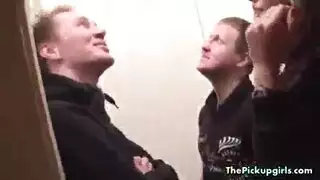 الأبنوس في سن المراهقة إلتقاط صورة النادي