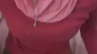 فتيات محجبات مثيرة: تبادل فتحات ومص زب