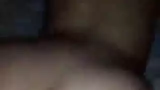 ياخذ صديقه الى منزل وينيكهاويضاجرها وحده