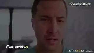 ساحرة ناضجة وشغف ابنها الجنسي القوي