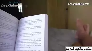 ابنة زوجة الأم المراهقة تتلقى رسائل مثيرة وجلسة إباحية قوية