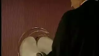 جلسة أكل كس: فتاتان ونافورة من العصارة