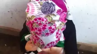 نيك مصرية محجبة: عرض الثدي يؤدي إلى قذف فوضوي على الصدر