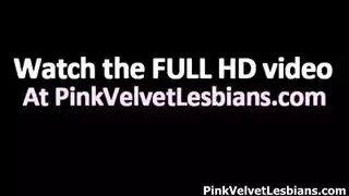 أول تذوق للكس في سحاق ثلاثي ساخن