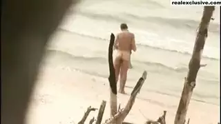 نجوم البورن يمارسون الجنس علناً على الشاطئ الساحلي