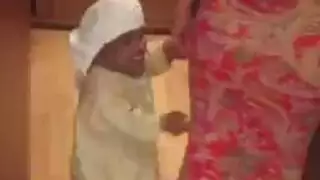 إيلاج مزدوج مع قزم: جنس شرجي وفرجي