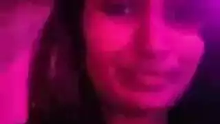 أصابع في كل مكان مغامرة وجهية إباحية