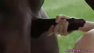 مؤخرة شقراء مراهقة تتعرض للجماع بقوة بقضيب أسود كبير في مشهد إباحي