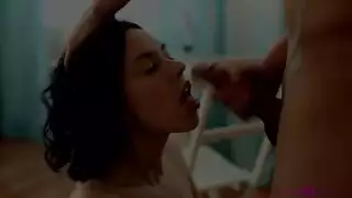 الآباء الصغار يمارسون الجنس مع مهبل ضيق في مشهد جماعي شديد