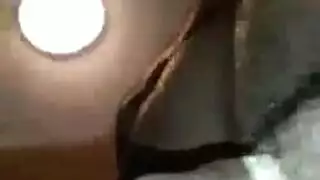 حامل تمص بعمق وتنكح بوضعية الكلب
