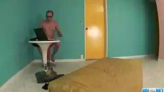 لقطات مقربة للكس والقضيب الصلب في معرض إكس إكس إكس