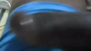 انتصاب هائل يضرب مراهقة مثارة