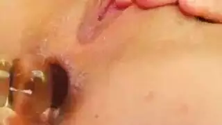 مشهد إباحي لزب كبير بين أثداء