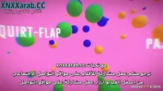 جنس جماعي في العمل: زملاؤها يساعدونها على التدفق