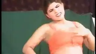نجمات السكس السوداء الحارقات يتم توفيرهن على ٩٩