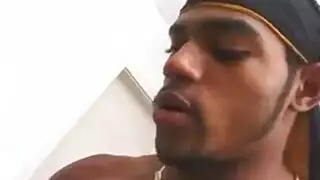 عروس مثيرة تأخذ قضيبًا قبل الحفل