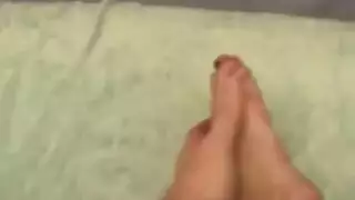 زلة الأشقاء: هزة جماعية بقذف غير مقصود