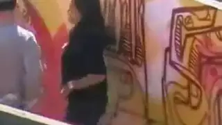 شرج وفم في مكان مهجور